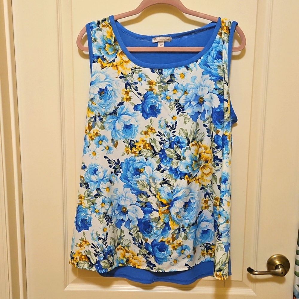 CB Established 1962 plus size top floral blue yellow size 2X. Pretty colors BL2